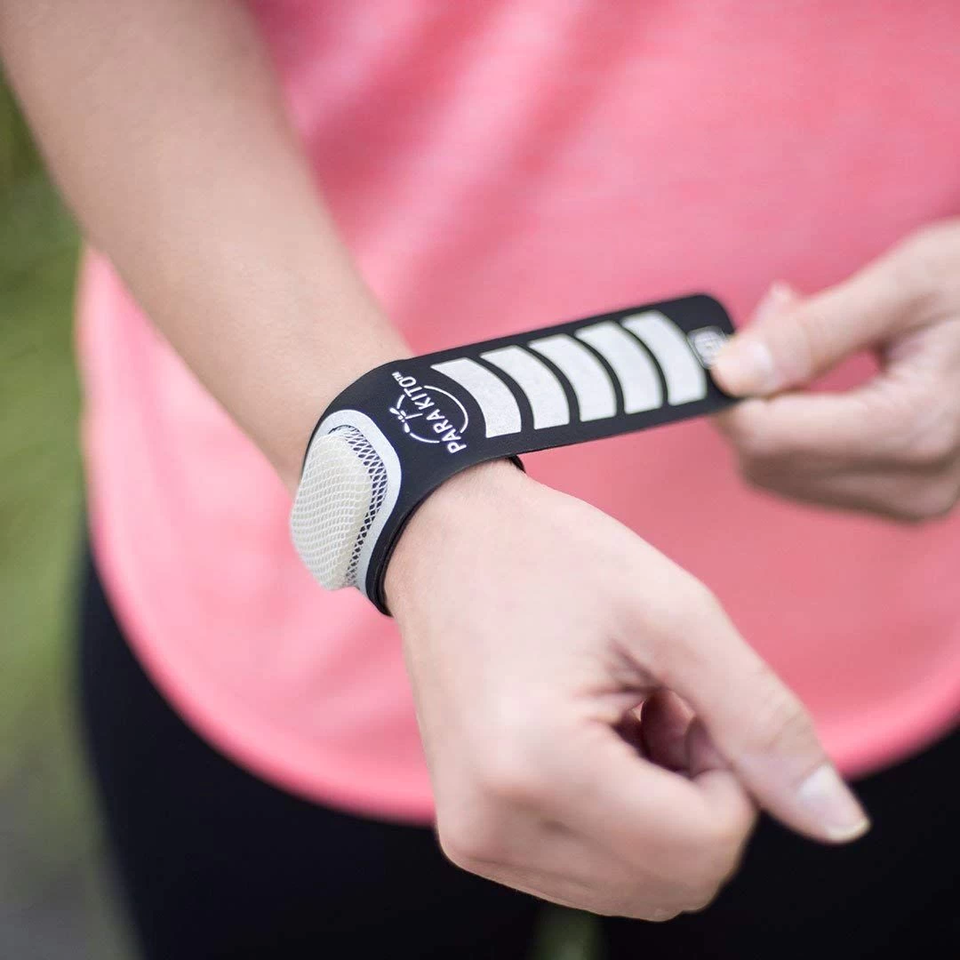 Parakito Wristband Sport Edition Refillable Band + 2 Pellets 1 Parakito Wristband Sport Edition Refillable Band + 2 Pellets