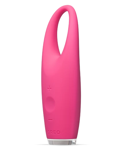 FOREO ISSA Illuminating Eye Massager Magenta 1 FOREO ISSA Illuminating Eye Massager Magenta
