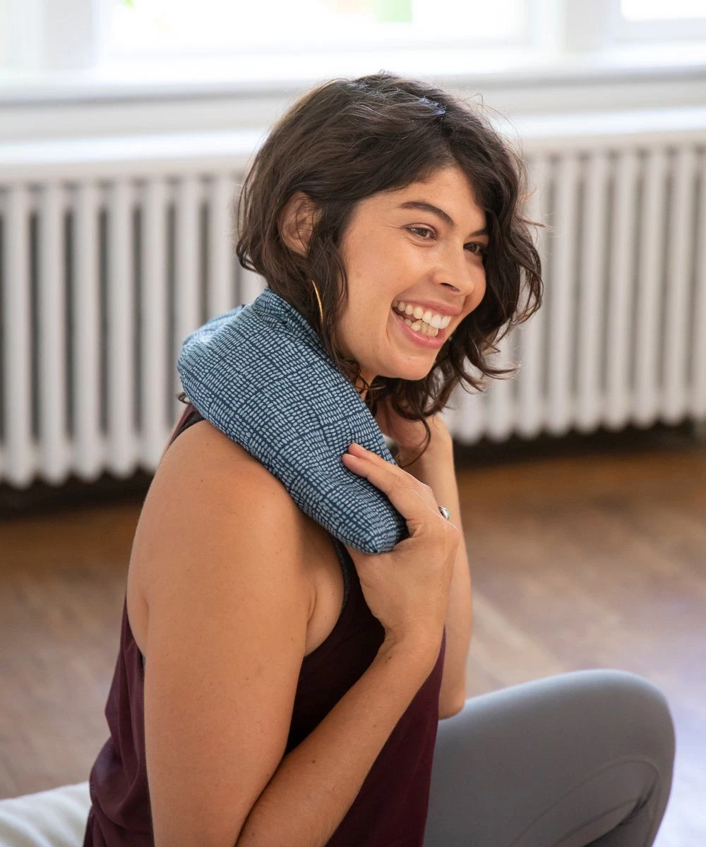 HalfMoon Organic Hot + Cold Therapy Pillow Limited Edition - Thousand Pebbles 3 HalfMoon Organic Hot + Cold Therapy Pillow Limited Edition - Thousand Pebbles - Image 3